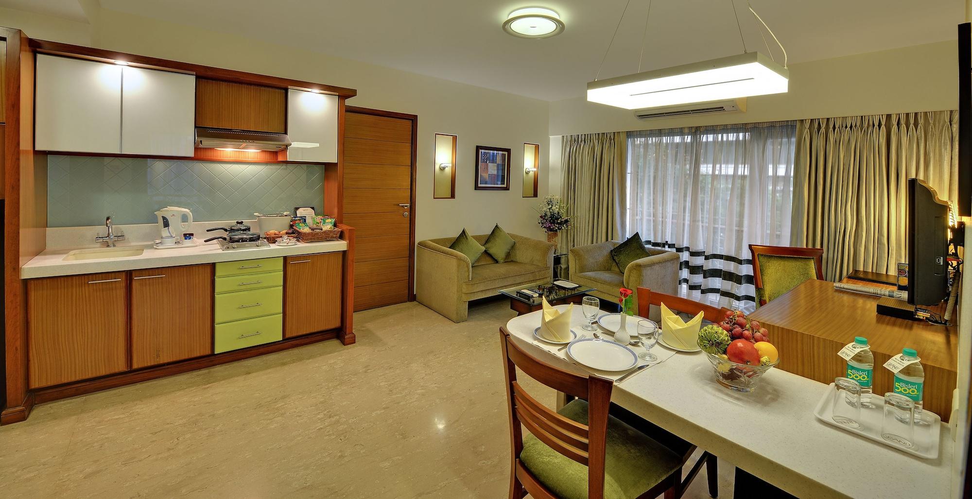 מומביי Grand Residency Hotel & Serviced Apartments מראה חיצוני תמונה