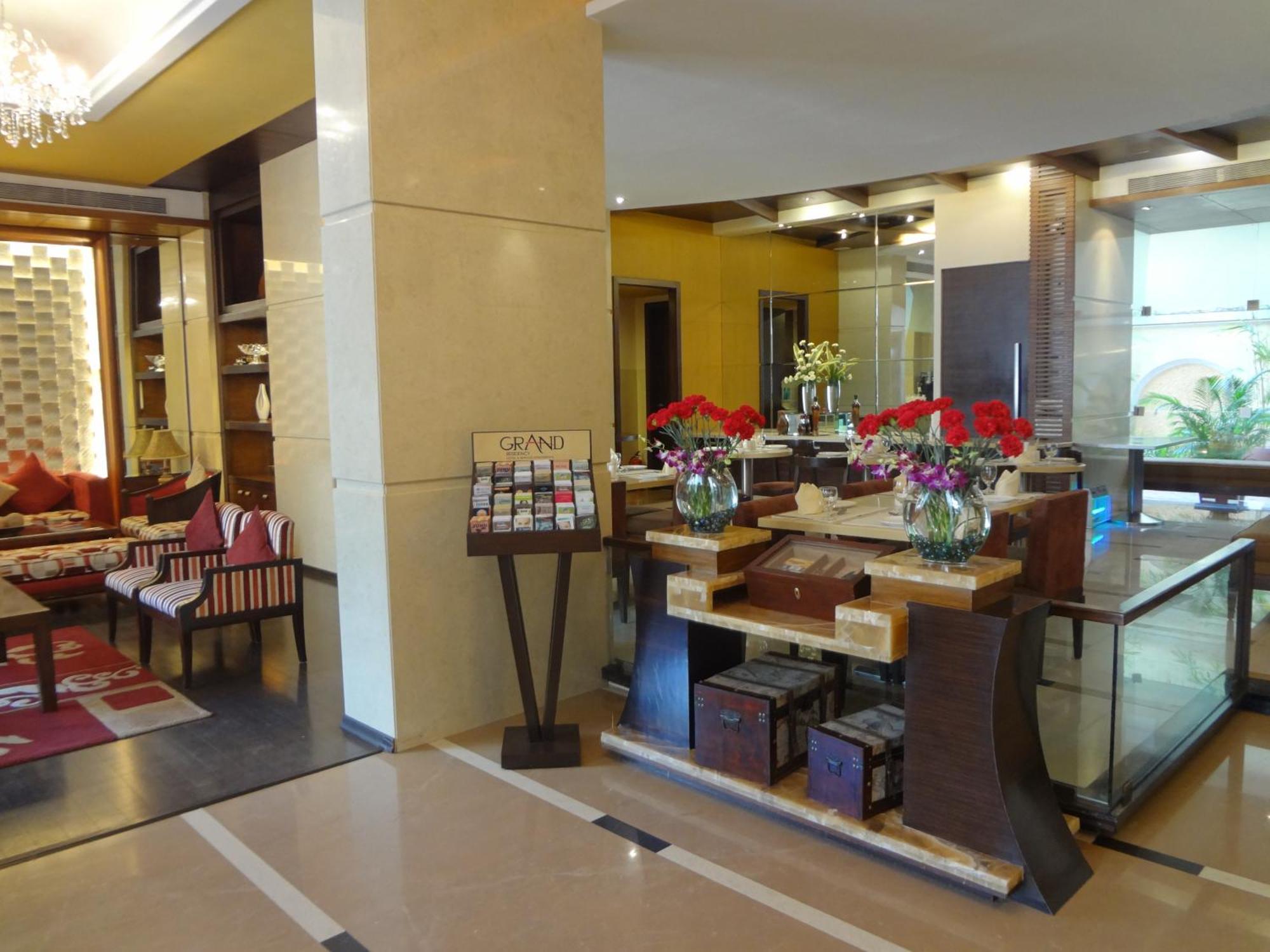 מומביי Grand Residency Hotel & Serviced Apartments מראה חיצוני תמונה