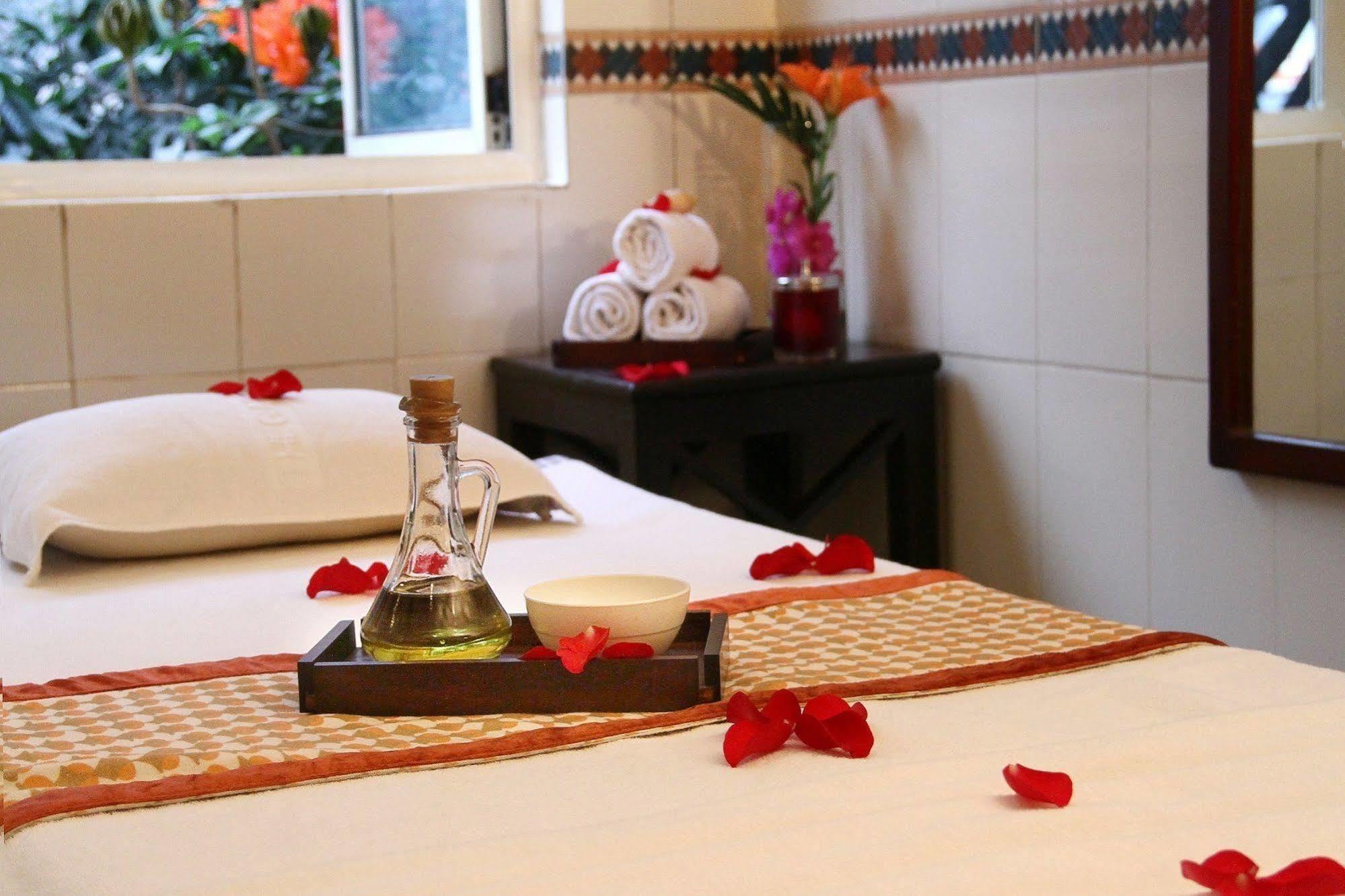 מומביי Grand Residency Hotel & Serviced Apartments מראה חיצוני תמונה